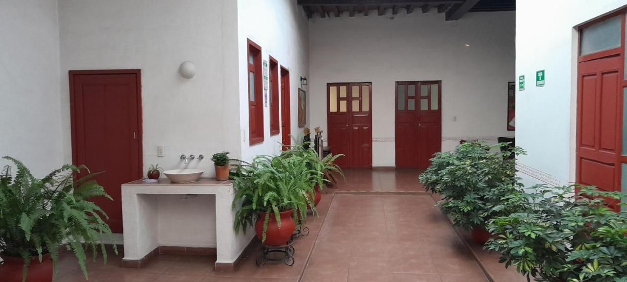 Posada De San Agustin Patzcuaro Exterior photo