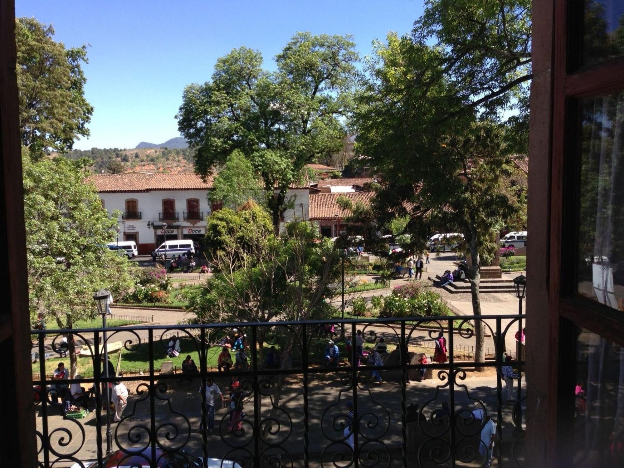 Posada De San Agustin Patzcuaro Exterior photo